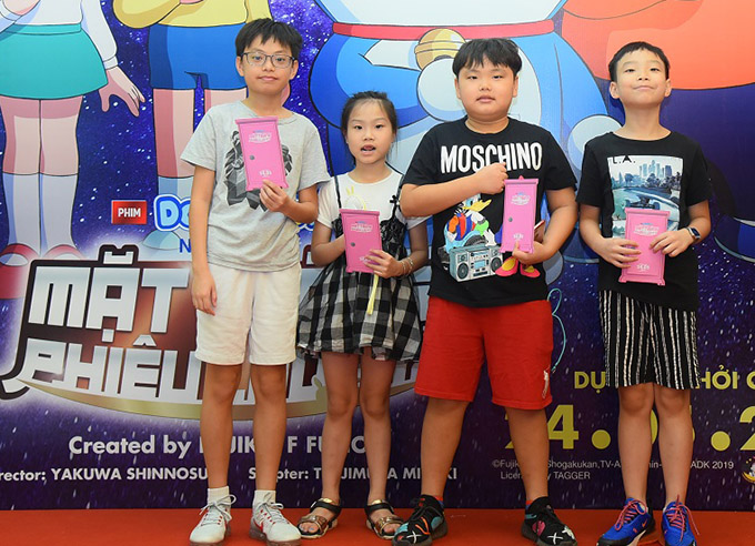 Các con của nghệ sĩ hài Xuân Bắc hào hứng khám phá phần phim mới Nobita và mặt trăng phiêu lưu ký.